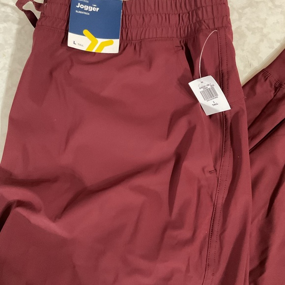 NWT Old Navy women’s high rise sleek tech go dry Burgundy Jogger large tall - Picture 2 of 7